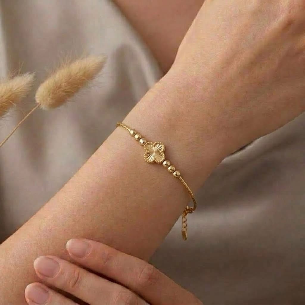 18k Gold Premium Clover Ball Bangle - 18k Gold Bangle - Embellish Gold Jewelry & Diamond
