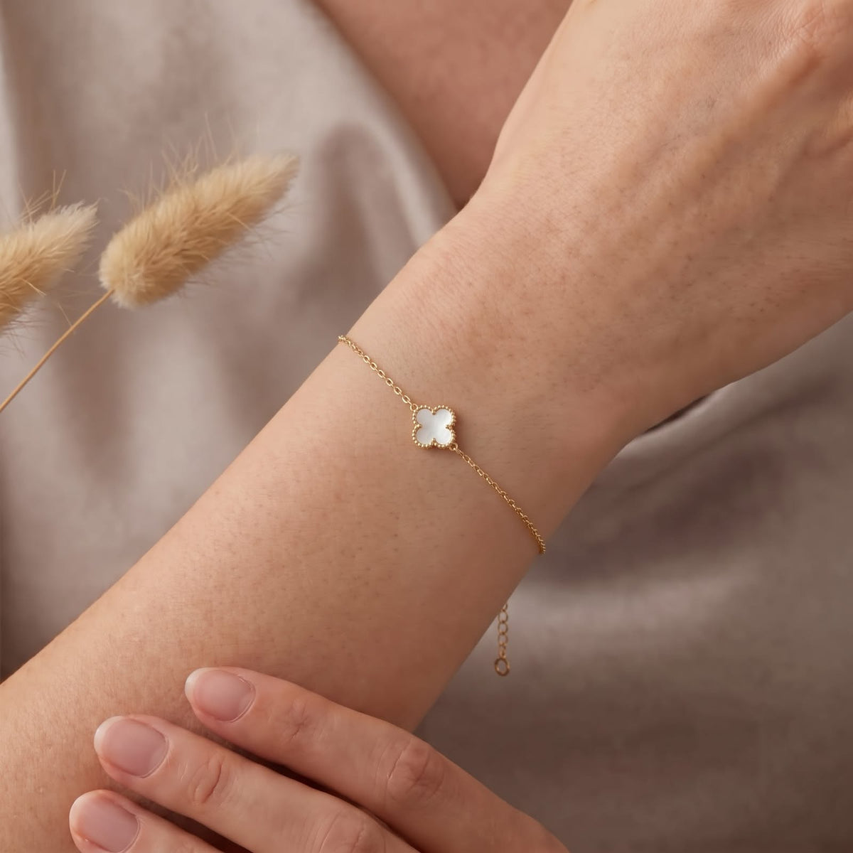 18k Gold White Jade Clove Flower Bracelet - Best Seller - Embellish Gold Jewelry & Diamond