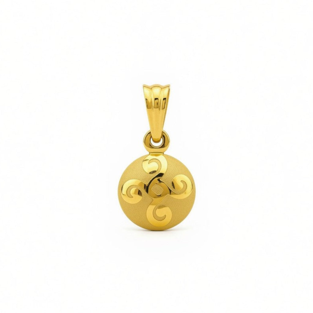 18k Gold Flower Round Pendant