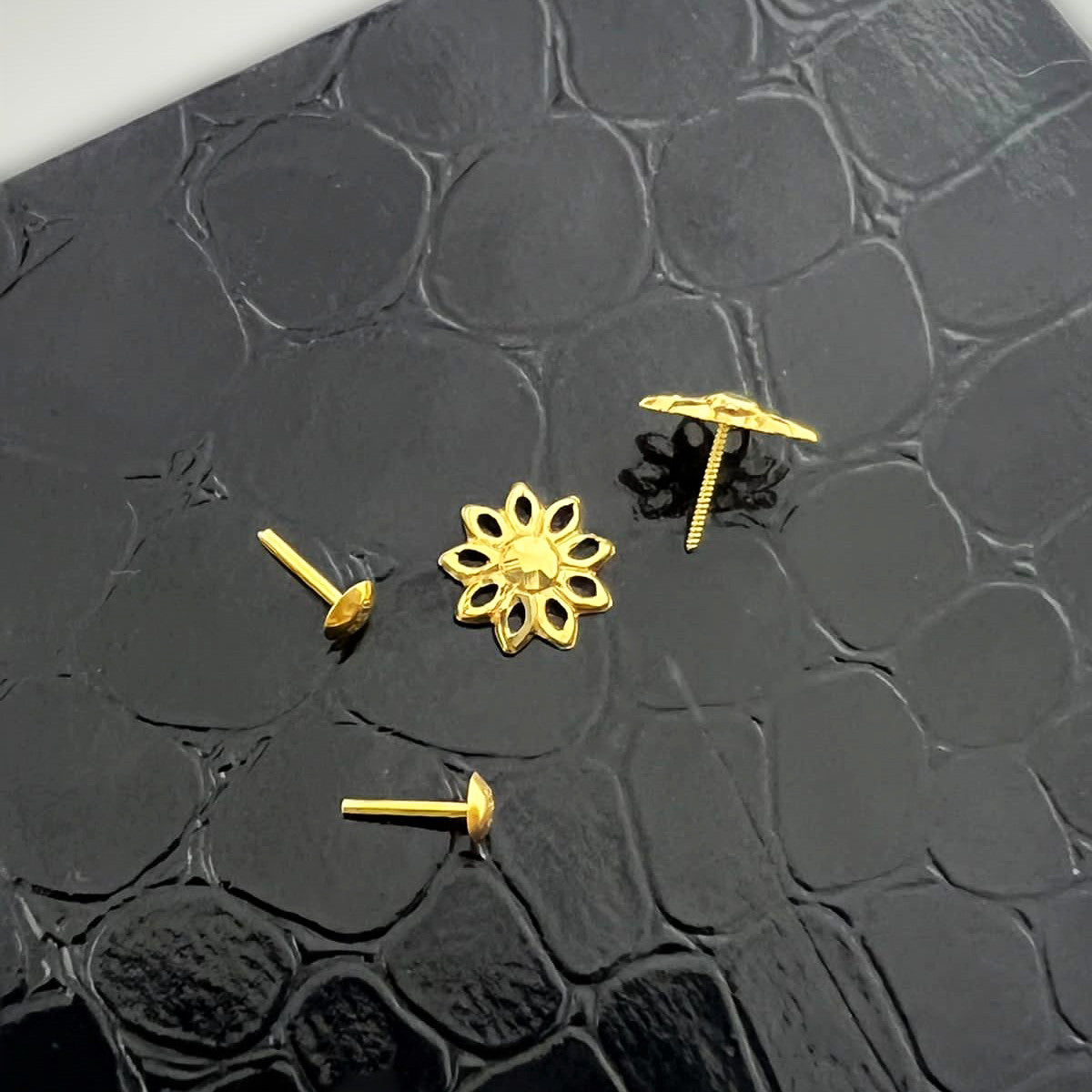 18k Real Saudi Gold Screw Sunflower Earring 030