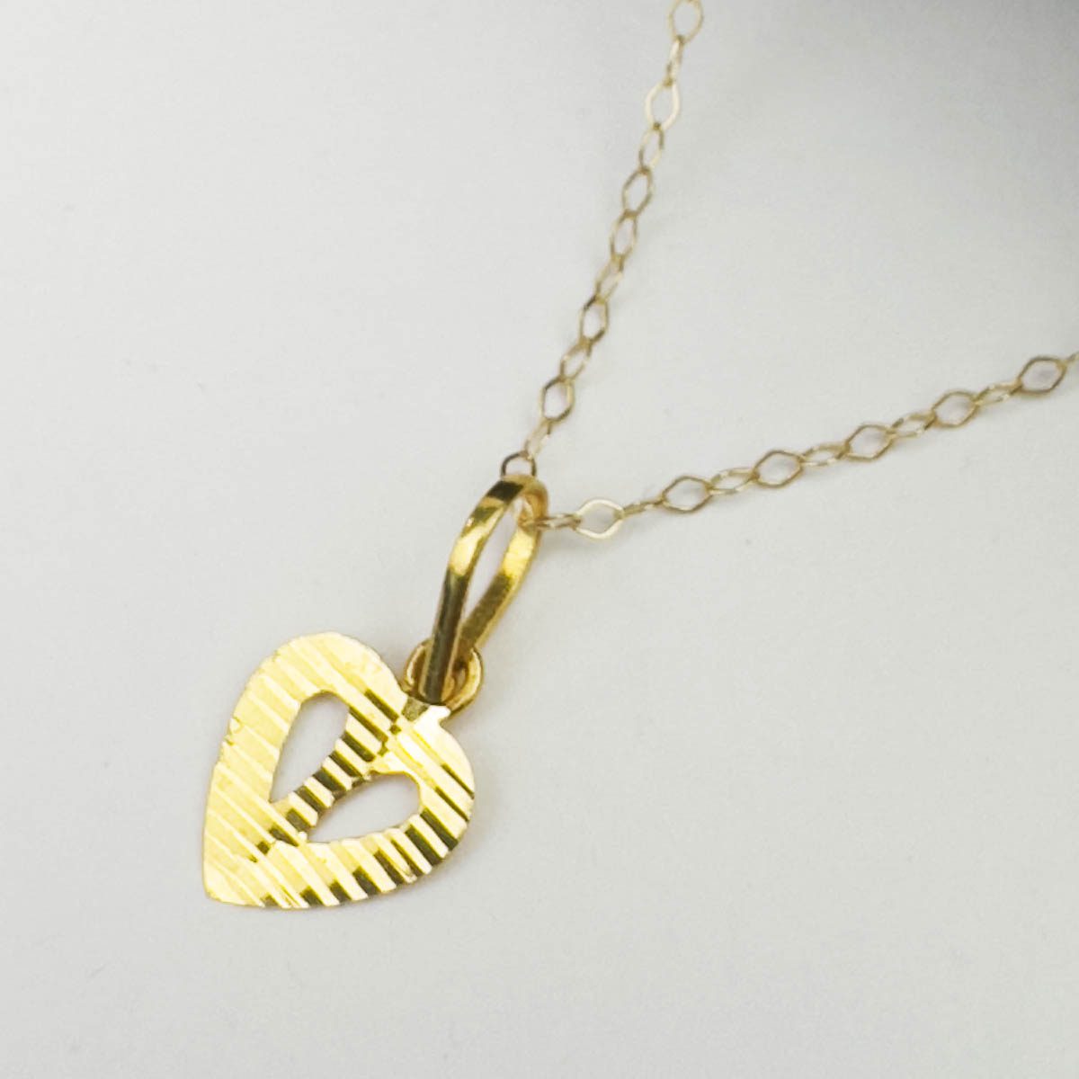 18k Real Saudi Gold Heart Necklace 044