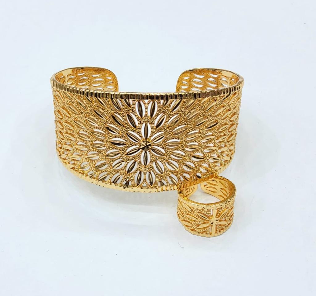 18K Real Saudi Gold Sun Flower Bangle And Ring 148 – A Coordinated Duo in Gold Bangles for Women - Embellish Gold