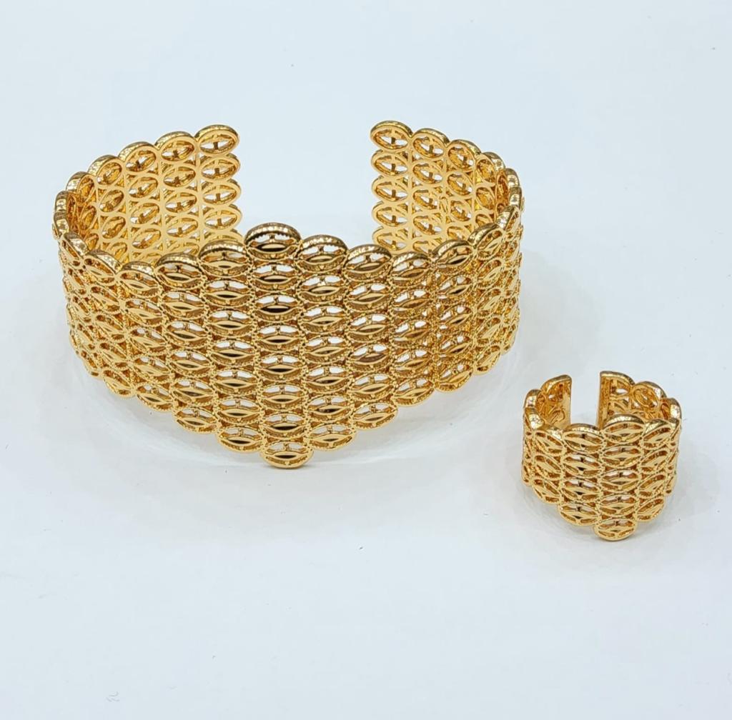 Buy Latest Gold Bangles for Women Online – Embellish Gold