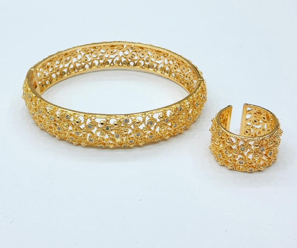 18K Real Saudi Gold Circle Bangle And Ring 156 ‚Äì A Symbol of Style In Gold Bangles for Women - Embellish Gold